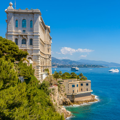 Vue sur Monaco et la Méditerranée depuis Roquebrune, proche de la résidence Azureva
