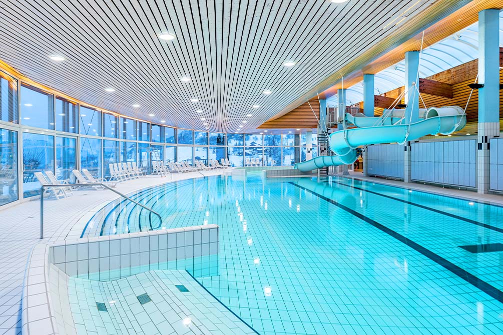 la piscine de la location de vacances azureva bussang dans les vosges 